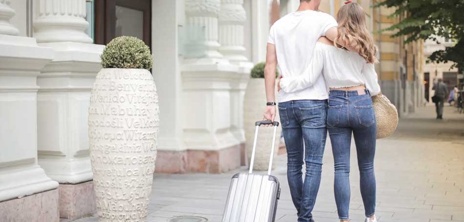 How-to-Add-Romance-to-Your-Visit-to-Lisle